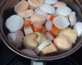 Foto langkah ke 1 dari resep Sup Krim Kepiting Jagung Bakso Seafood.