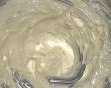 A picture of step 1 of Jiggly wiggly Merry cake.