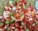 Foto del paso 2 de la receta: Ensalada criolla con pepinillos..
