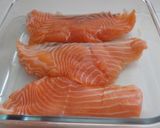 Foto del paso 12 de la receta: Salmón espolvoreado al horno y salsa de pescado ideal