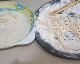 Foto langkah ke 3 dari resep Jamur enoki krispi.