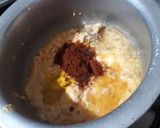 A picture of step 4 of Egg gravy.
