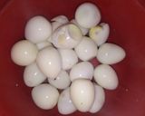 Hình bước làm 1 của món Trứng cút chưng