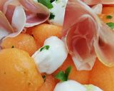 Foto del paso 4 de la receta: Ensalada de melón, mozzarella y jamón serrano