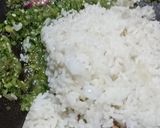 Foto langkah ke 5 dari resep Nasi Goreng Ijo Daun Jeruk.