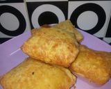 Foto langkah ke 4 dari resep Martabak Telur Kari Indomie.