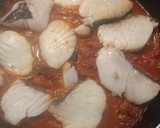 Foto del paso 4 de la receta: Medallones de merluza con pimientada y huevo poché