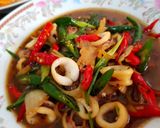 Foto langkah ke 3 dari resep Cumi Saus Lada Hitam.