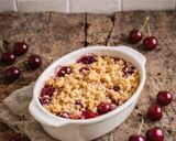 Foto del passaggio 5 della ricetta Crumble Veloce alle Ciliegie