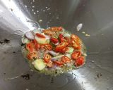 Foto langkah ke 3 dari resep 12. Indomie Tek-tek Kuah Nyemek Pedes Nampol.