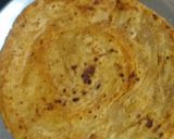 A picture of step 4 of Red chilli Lachha paratha.