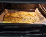Foto del paso 1 de la receta: Salmón al horno con patatas y cebolla