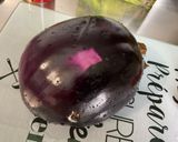 Une image de l'étape 1 de Éventails d'aubergine italienne aux deux jambons, tomates et girolles.