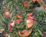 Foto langkah ke 5 dari resep Tumis Kangkung Terasi.