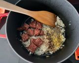 Húsos párolt édeskáposzta recept fázis 3 fotója