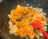 Foto del paso 4 de la receta: Salsa boloñesa con chalotas y calabaza asada