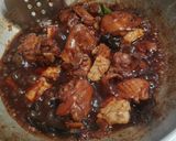 Foto langkah ke 4 dari resep Ayam kecap kuah kental.