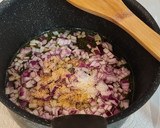 Foto del paso 2 de la receta: Chipirones guisados al pimentón