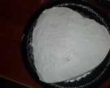 A picture of step 7 of Heart shaped rose ice cream cake.