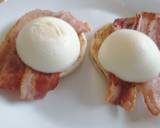 Eggs Benedict recipe step 4 photo
