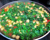Foto del paso 2 de la receta: Guiso de col Kale con garbanzos y chistorra al limón