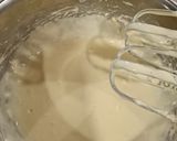 Foto langkah ke 3 dari resep Basque Burnt Cheesecake.