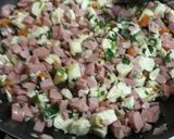 Foto del paso 3 de la receta: Empanadas de pollo y salchichas