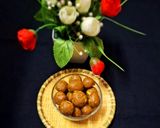 A picture of step 3 of Ginger Balls.