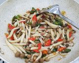 Foto langkah ke 11 dari resep Tumis Jamur Shimeji.