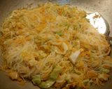 Foto langkah ke 5 dari resep Bihun Tumis Labu Kuning (Pumpkin Rice Noodles).