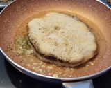 Foto del paso 1 de la receta: Tintorera con almejas en salsa