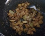A picture of step 3 of Apple Kiwi Cinnamon Pie.