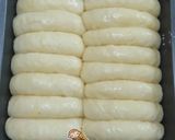 Foto langkah ke 8 dari resep Roti Manis (with Whipped Cream).