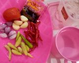 Foto langkah ke 1 dari resep Tumis Usus Ayam Super Pedas.