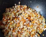 Foto langkah ke 2 dari resep Risol Ragout Ayam Creamy.