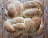 Foto del passaggio 7 della ricetta Corona di pane all'arancia e cannella 🌷