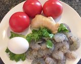 Hình bước làm 1 của món Súp cà chua tôm lạnh cho ngày hè