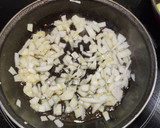 Foto del paso 3 de la receta: Lomo en salsa de cebolla y setas 🍄