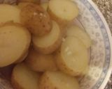 صورة لخطوة 1 من وصفة كرات البطاطس المحشيه😋👌