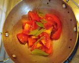 A picture of step 1 of Tomato coconut chutney.