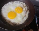 Foto langkah ke 3 dari resep NasiLor (Nasi Sosis Telor).