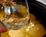 Foto del paso 5 de la receta: Salchichas con vino blanco y patatas cocidas