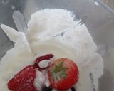 A picture of step 2 of Chilled Berries smoothie.
