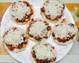 A picture of step 3 of Bread Pizza.