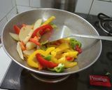 A picture of step 1 of Potato and bell pepper curry recipe.