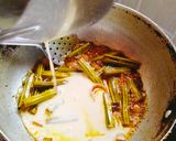 A picture of step 2 of DRUMSTICK KADHI 😋 SINGH Nu SHAAk.