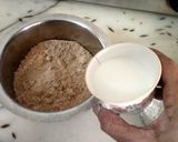 कुकर बटन केक (Cooker Button Cake Recipe In Marathi) रेसिपी स्टेप 2 फोटो 