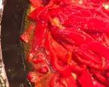 Foto del paso 3 de la receta: Lomo adobado con pimientos del piquillo