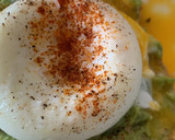 Foto del paso 5 de la receta: Huevos poché con aguacate