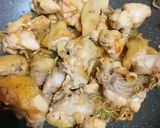 Hình bước làm 3 của món Gà Kho Sả
